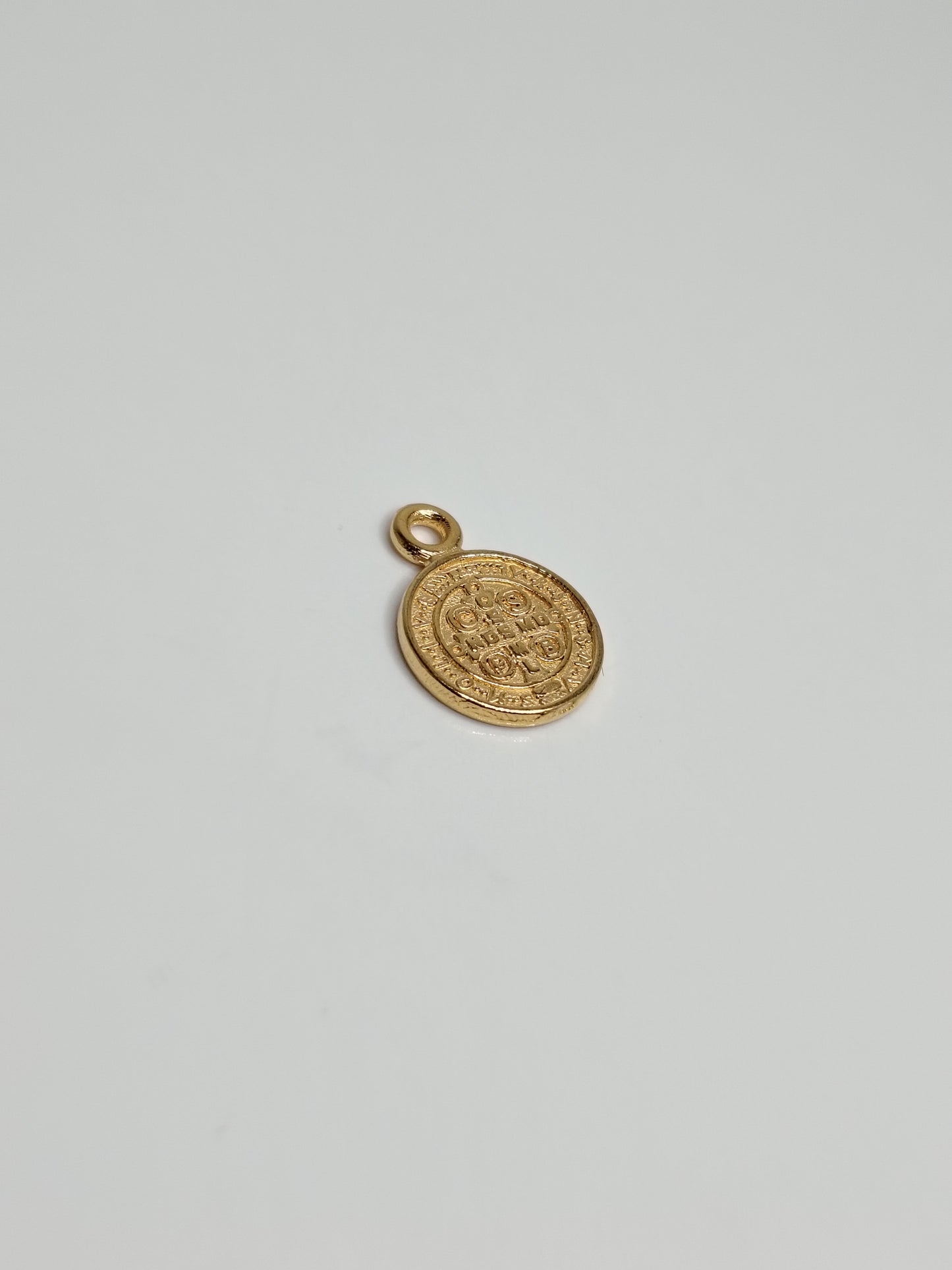 PENDENTIF MEDAILLE RONDE RELIGIEUX