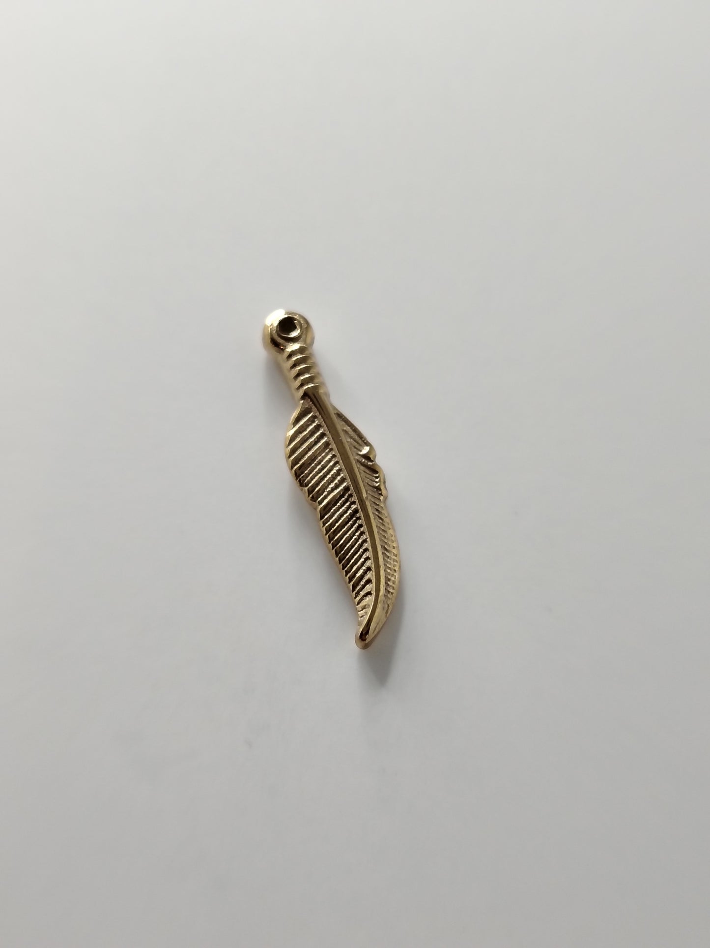 PENDENTIF PLUME 22MM