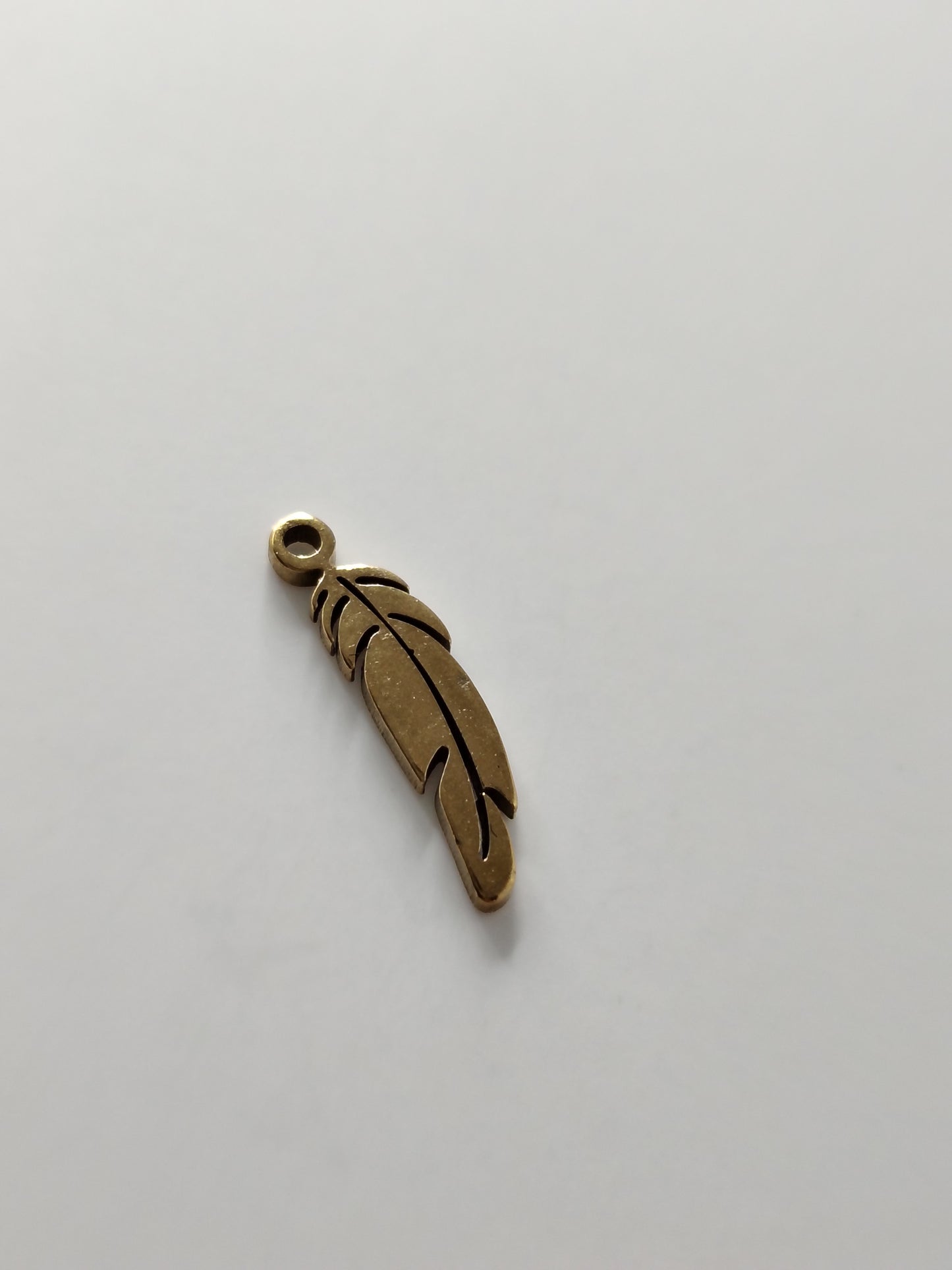 PENDENTIF PLUME 17MM