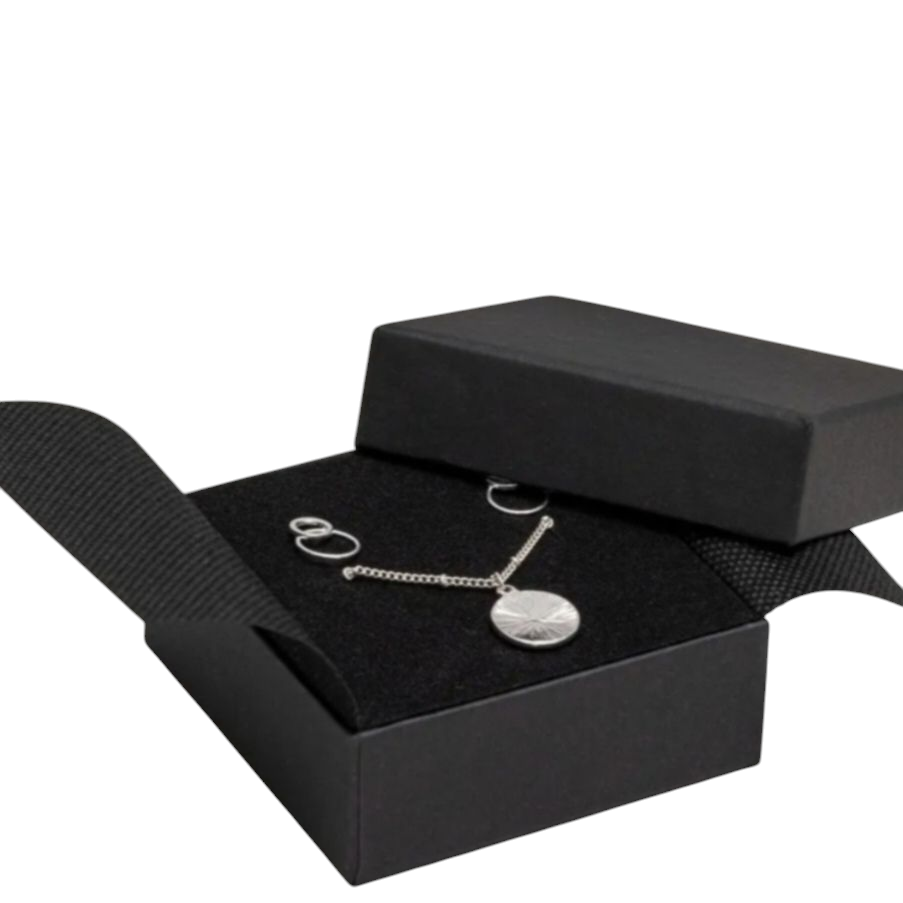 Écrin cadeau noir pour bijoux 8x8 cm