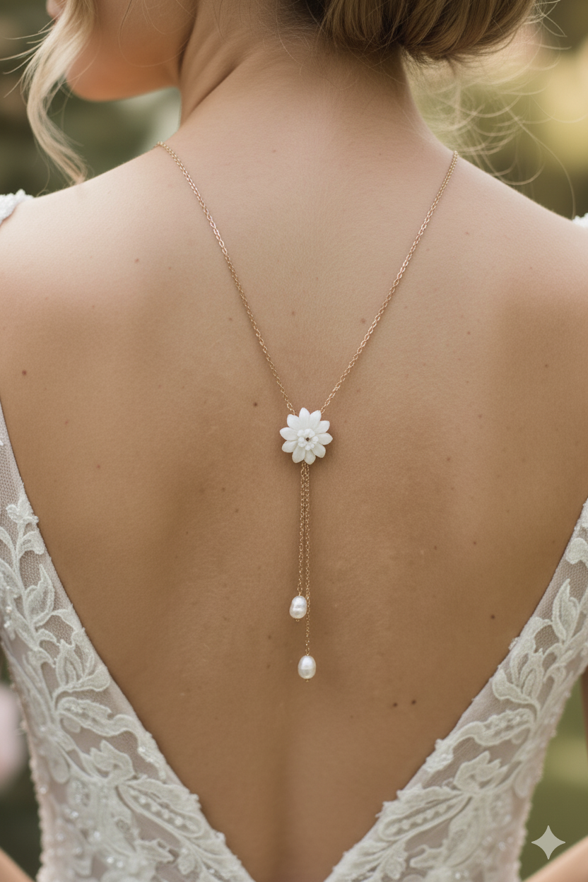 Collier Fleur Dos Mariée 2 en 1 – Or Fin 24K, Nacre & Perle d’Eau Douce