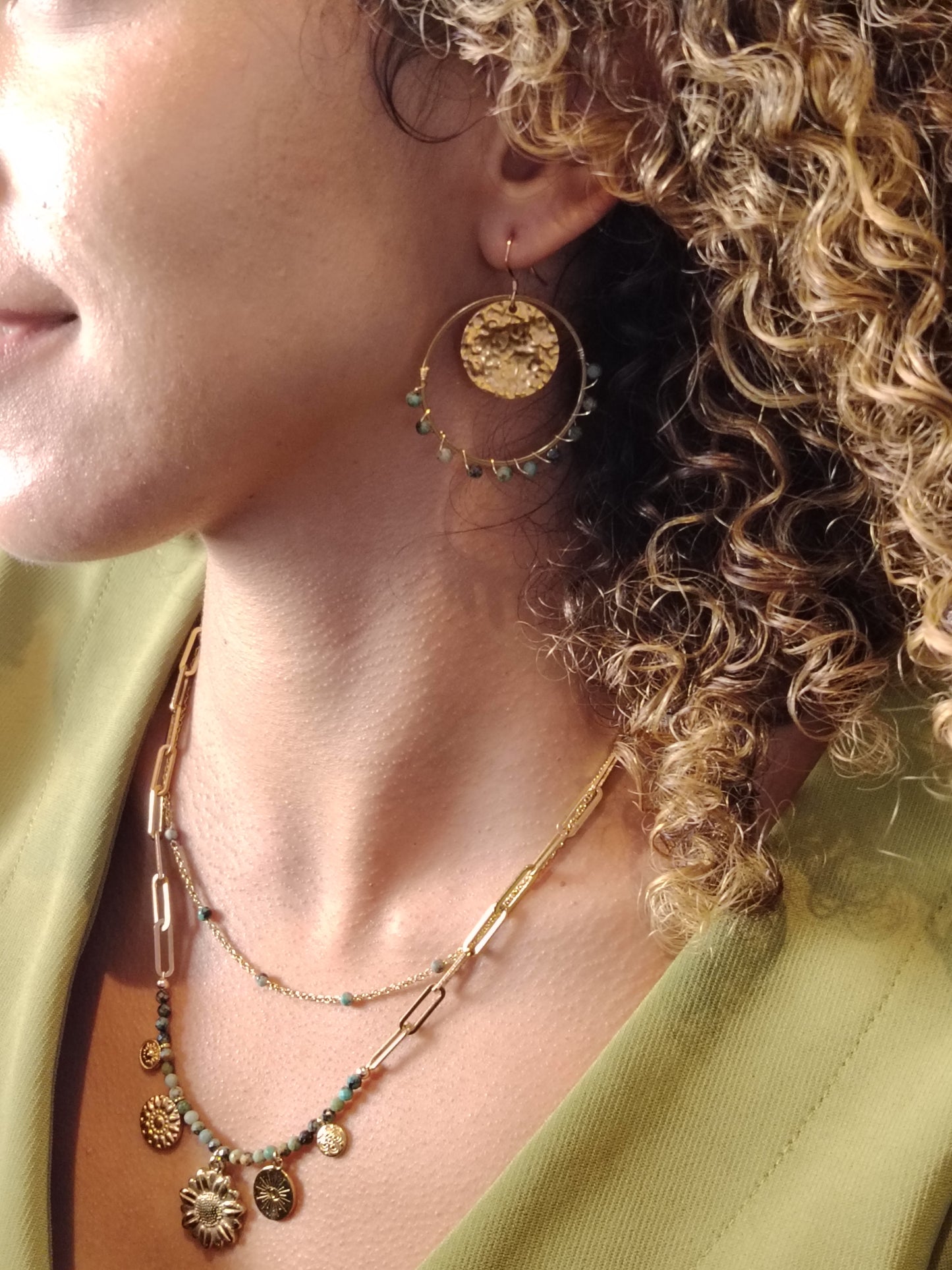 EMMA - Collier Charms Soleil Doré à l’Or Fin 24 Carats & Pierres Turquoise africaine
