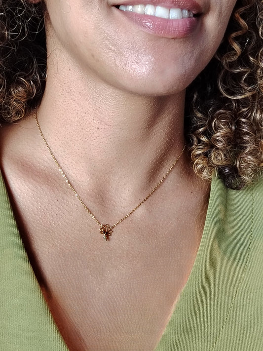 BETTY - Collier doré à l’or fin 24 carats avec pierre d’agate mousse