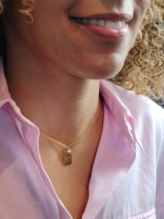 FANIE - Collier Étoile du Nord – Pierre du Soleil & Doré à l’or fin 24 carats