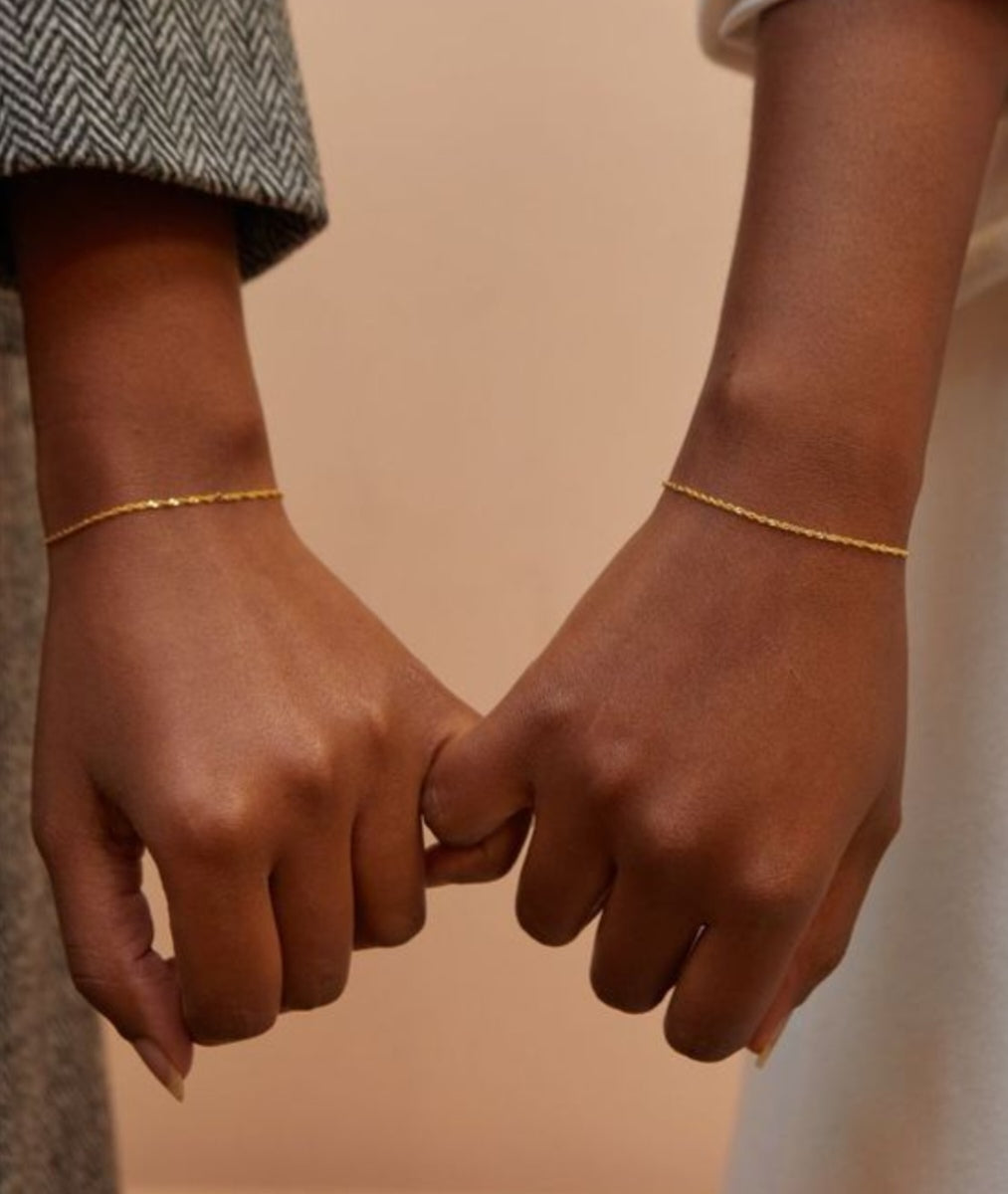 Bijoux Permanents à Domicile – Un lien d’or pour la vie 💫