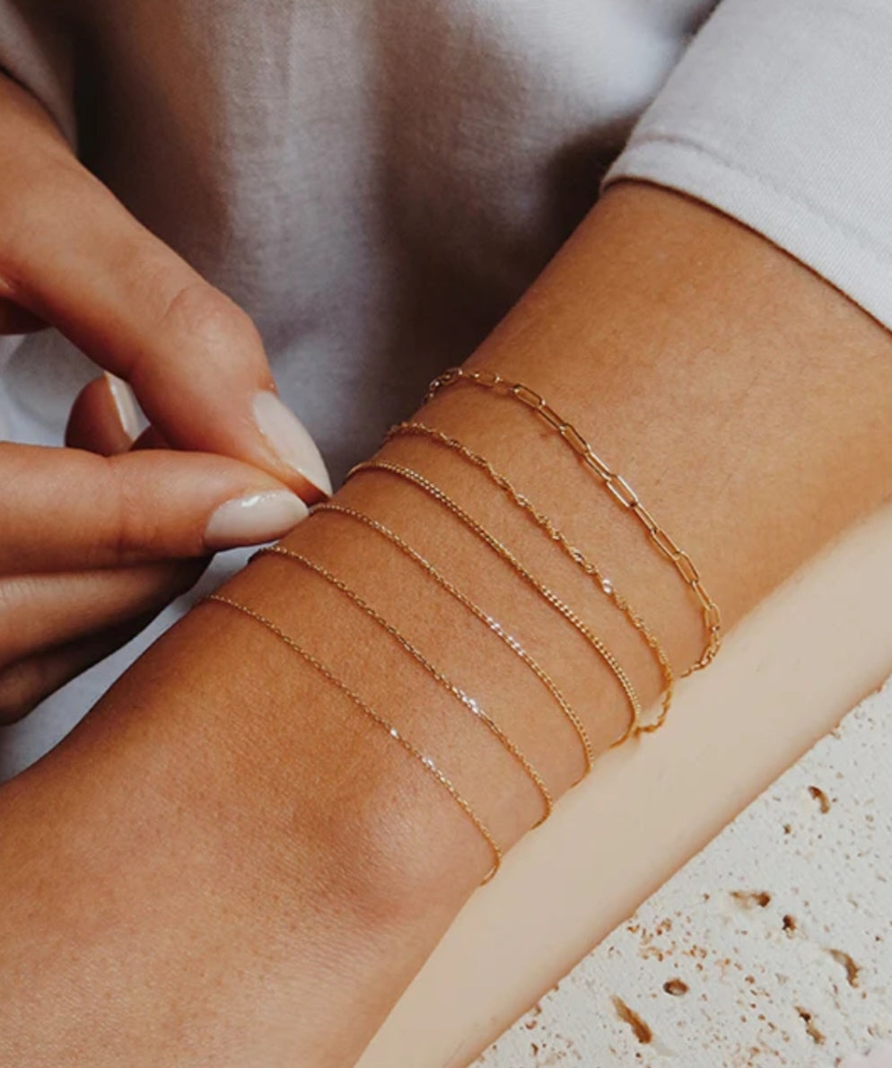 Bijoux Permanents à Domicile – Un lien d’or pour la vie 💫