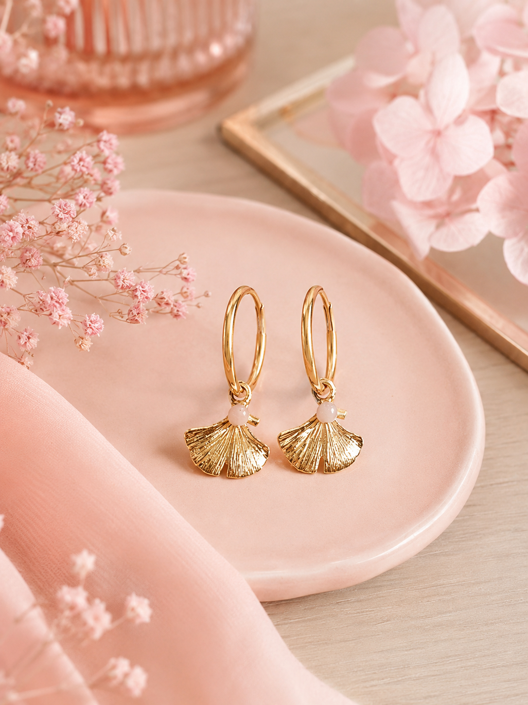 ÉVENTAIL- Boucles d’oreilles créoles dorées – Pierres naturelles au choix